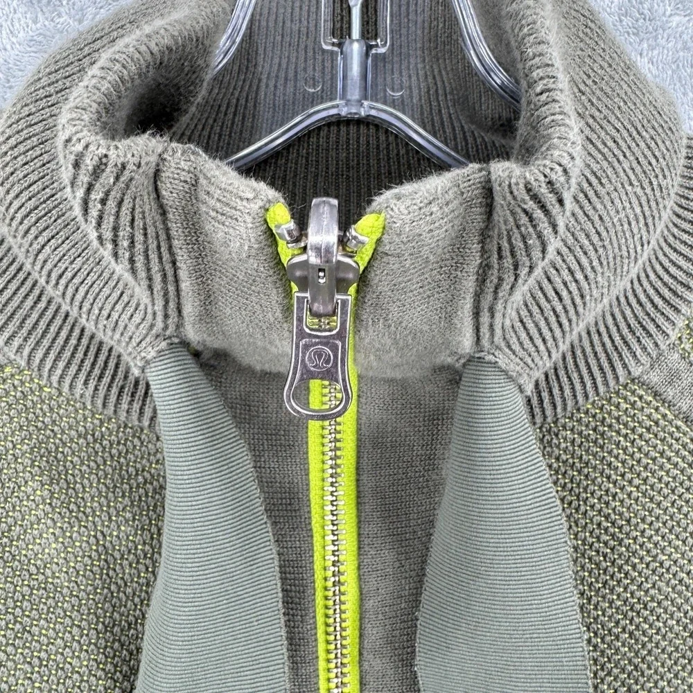 Lululemon Sweater Womens Size S Post Savasana Fatigue Green Antidote Reversible